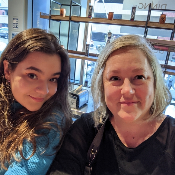 Meet your Posher, Danielle - Picture 2 of 3